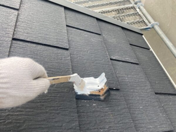 藤沢市　F様邸 屋根・付帯部塗装・バルコニー防水工事-施工中画像