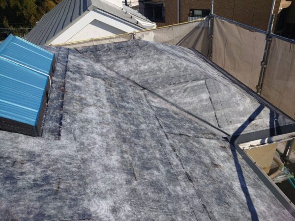 藤沢市 Ｍ様邸 外壁・付帯部塗装・屋根カバー工事-施工中