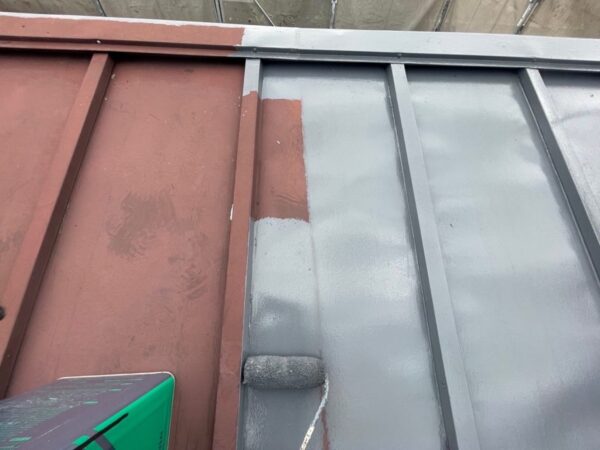 藤沢市 Ｈ様邸 外壁・屋根・付帯部塗装・屋根カバー工事-施工中
