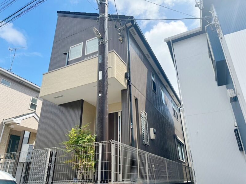 藤沢市 Ｈ様邸 外壁・屋根・付帯部塗装・バルコニー防水・屋根カバー工事-施工事例